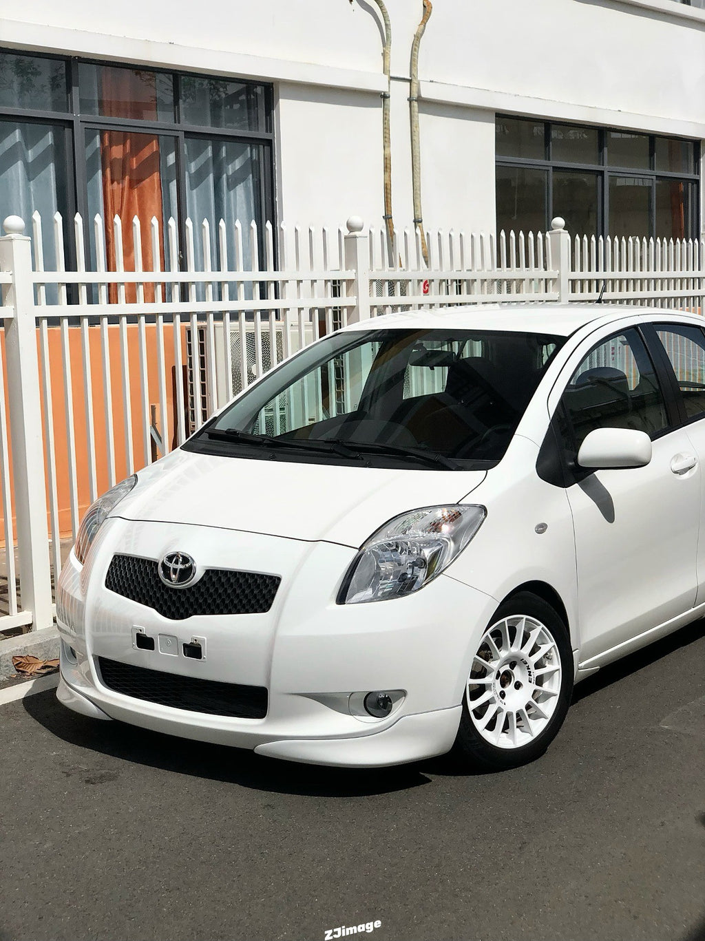 Toyota Vitz Yaris NCP91 side skirt corner aero detail