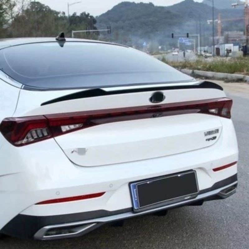 Kia K5 DL3 carbon-look trunk spoiler installed rear view