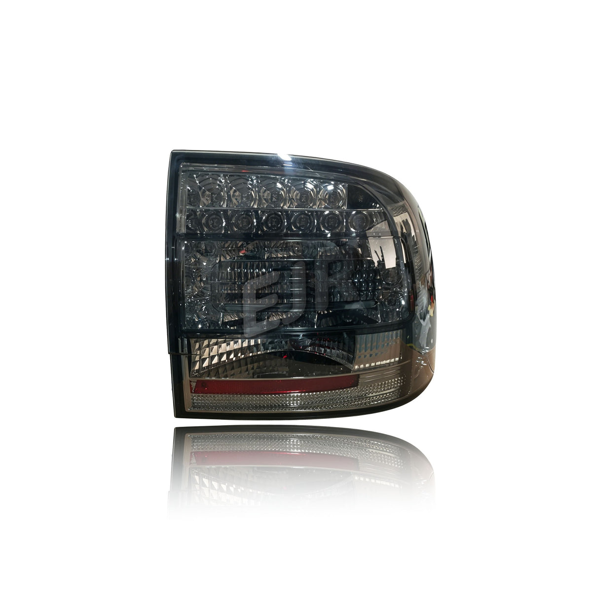 Porsche Cayenne 955 smoked rear tail lamp detail